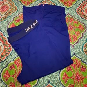 Nike Pro crop length ladies size XL